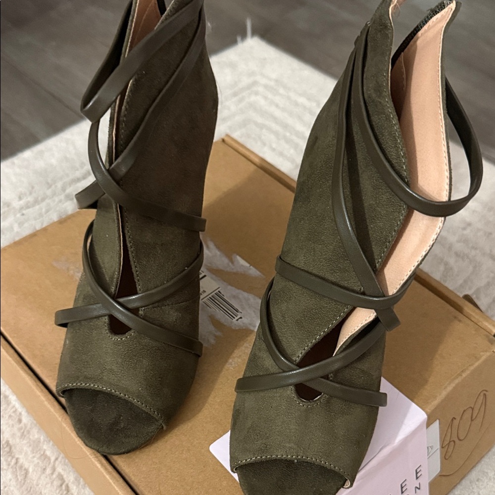 Journee Collection Olive Green Strappy Peep-Toe Heels - Picture 3 of 3